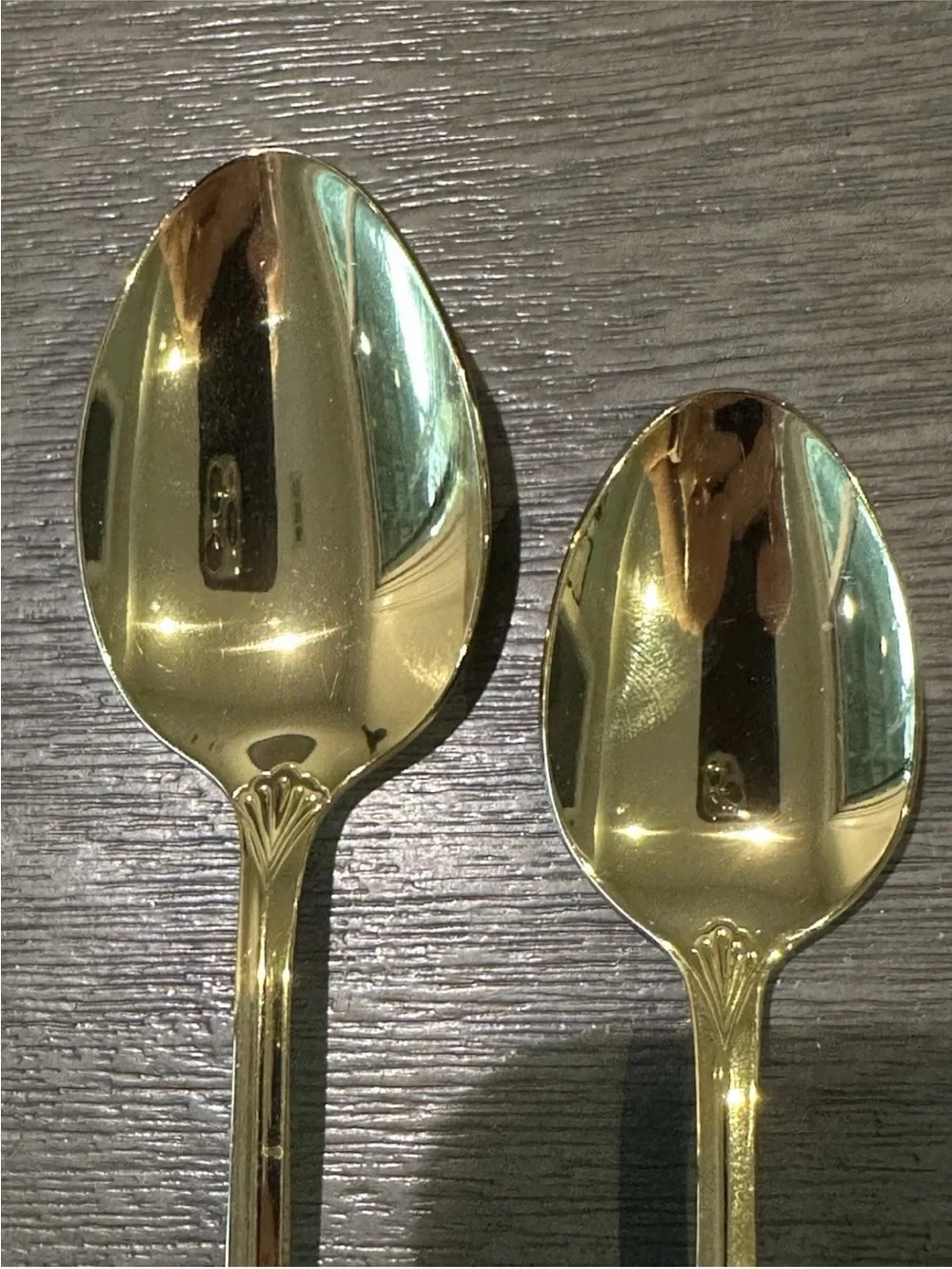 Rogers Gold-Tone Shell Handle Flatware Set - Forks & Spoons 8 each. 32 pieces